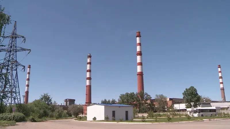 "Қаланы бөккен сары түтін". Өскемендегі титан-магний комбинатына 24 млн теңге айыппұл салынды