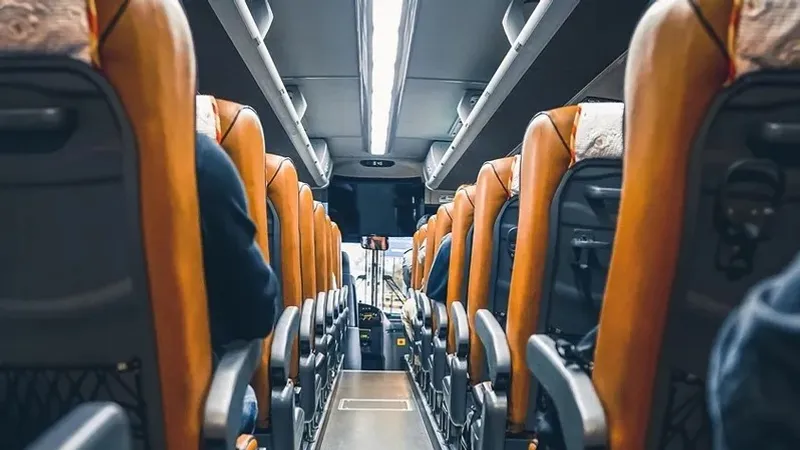 Астана - Алматы автожолында жолаушылар автобусы өртеніп кетті