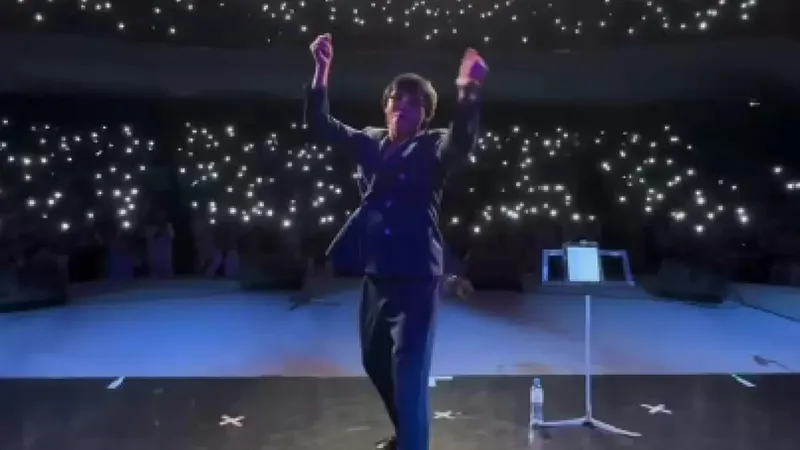 "Біз Сізден жауап күтіп отырсақ". Қайрат Нұртас Мәскеуде ән салды