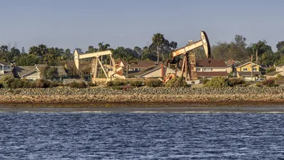 Қара теңізге ресейлік мазут төгілді, сурет - Zakon.kz жаңалық 17.06.2025 14:36