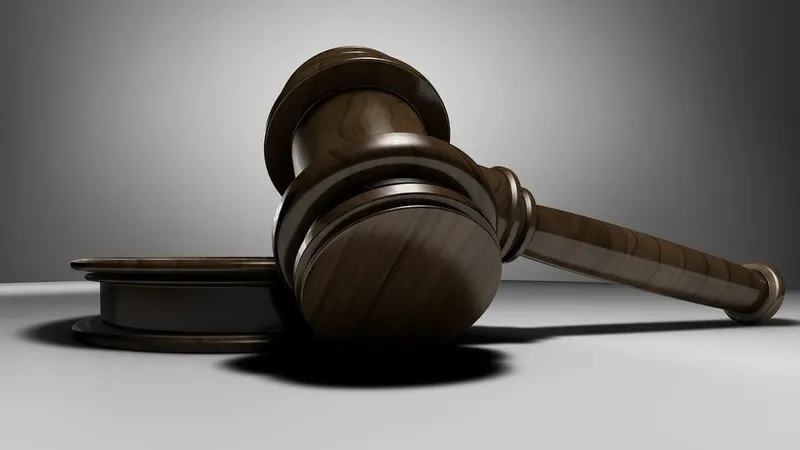 Семейдегі баланы қатыгездікпен ұрып-соққан жасөспірімдердің анасы ата-ана құқығынан айырылды