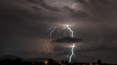 Сәрсенбіде Астанада, Шымкентте және 14 облыста ауа райына байланысты ескерту жасалды, сурет - Zakon.kz жаңалық 17.06.2025 20:49