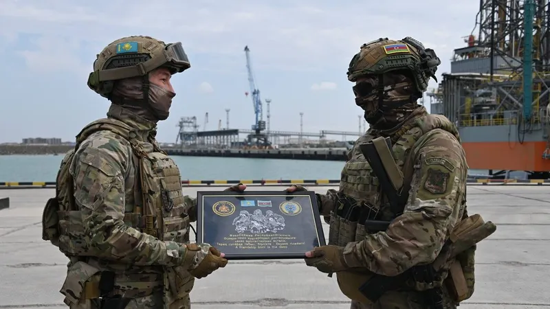 Украин қызы оны ұзақ және ауыр сындырған кезде дірілдейді