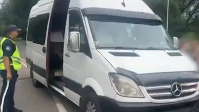 Алматыда полиция мас күйде көлік тізгіндеген автобус жүргізушісін ұстады, сурет - Zakon.kz жаңалық 20.06.2025 20:15