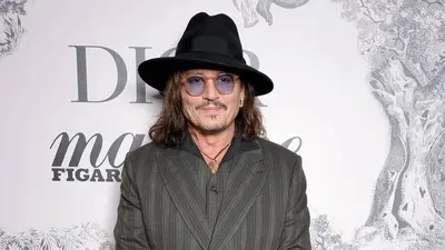 Джонни Депп Испаниядағы онкологиялық аурумен ауыратын балаларды өз көзімен көріп қайтты , сурет - Zakon.kz жаңалық 20.06.2025 10:39