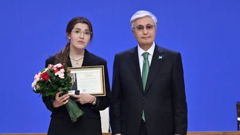 Марапаттау рәсімі, Астана, Асқар Забикулин, Анель Забикулина, Алғыс , сурет - Zakon.kz жаңалық 23.06.2025 17:22