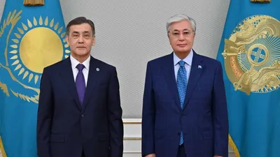 Кездесуде ШЫҰ аясындағы ықпалдастықты одан әрі дамыту перспективасы талқыланды.  Қасым-Жомарт Тоқаевтың айтуынша, Қазақстан ШЫҰ-ның тиімді әрі теңгерімді халықаралық ұйым ретіндегі рөлін нығайтуға баса мән береді. Бұл қазіргі әлемдік саясаттағы сын-қатерлерге жедел үн қатуға ықпал етеді.  Президент Қытайдың ШЫҰ-ға төрағалығын жоғары бағалап, Ұйым тетіктерін жетілдіруге қолдау көрсететінін айтты.  Бұдан бөлек, Қазақстанның Ұйым аясында ұсынған басты бастамаларын іске асыру жолдары қаралды., сурет - Zakon.kz жаңалық 01.07.2025 12:49