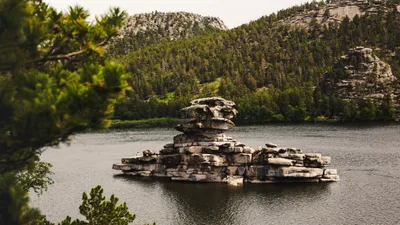 Қатаң тыйым салынды: Бурабайға келушілерге ескерту жасалды, сурет - Zakon.kz жаңалық 01.07.2025 10:35