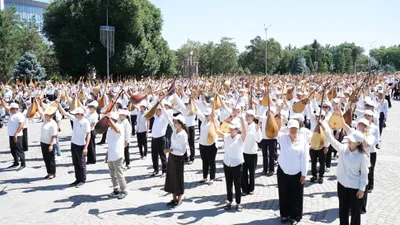 Флешмоб, Ұлы дала үні, Талдықорған, 5000 домбырашы, жаңа рекорд  , сурет - Zakon.kz жаңалық 01.07.2025 19:59