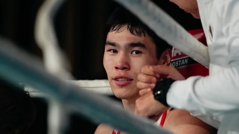 Бокстан әлем кубогы: Сабыржан Аққалықов қарсыласынан жеңісті жұлып алды