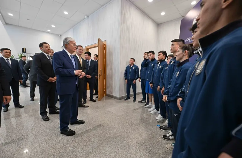 Тоқаев ұлттық құрама боксшыларымен әңгімелесті