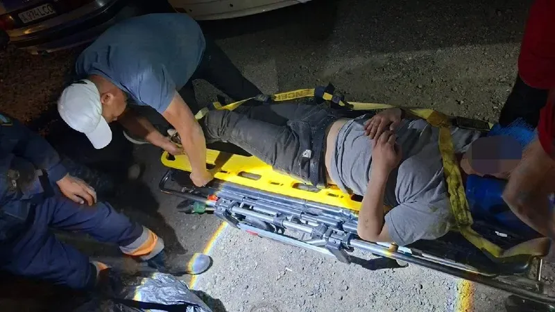 Алматы облысындағы тау баурайында автокөлік аударылды