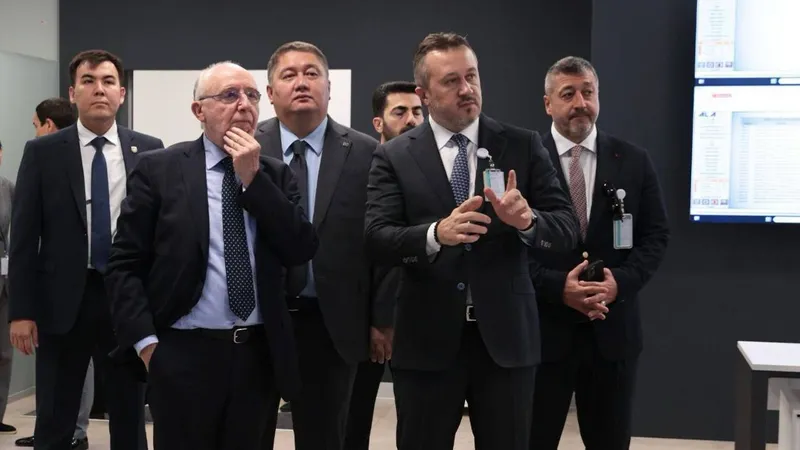 Алматы халықаралық әуежайының президенті Гокер Косе ICAO басшысы Сальваторе Шаккитаномен кездесті