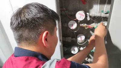 Алматы жылу желілері жылу энергиясы үшін миллиардтаған қарызды төлемеген тұрғындардан сот арқылы өндіріп алады. Осы үдеріс аясында мүлікке және банктік шоттарға және шетелге шығуға тыйым салынады., сурет - Zakon.kz жаңалық 11.07.2025 11:05