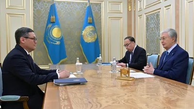  Мемлекет басшысы Ауғанстан билігімен екіжақты қарым-қатынасты нығайтуда арнаулы өкілдің ерекше рөл атқаратынын атап өтті.  Арнаулы өкілге аталған елмен сауда-экономикалық және гуманитарлық салаларда өзара тиімді ықпалдастықты жолға қою тапсырылды.  Президент Алматы қаласында ашылған Орталық Азия мен Ауғанстан үшін орнықты даму мақсаттары жөніндегі БҰҰ аймақтық орталығының мүмкіндіктерін кеңінен пайдаланудың маңызына тоқталды.  Қасым-Жомарт Тоқаевтың айтуынша, Қазақстан Ауғанстандағы қауіпсіздік пен тұрақтылықты сақтау мақсатында гуманитарлық және білім беру бастамаларын жалғастыра беруге ниетті., сурет - Zakon.kz жаңалық 16.07.2025 11:00