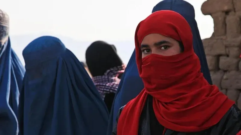 Ауғанстанда хиджабты дұрыс кимеген әйелдер ұсталды