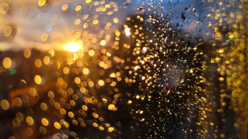 Жексенбіде еліміздің басым бөлігінде аптап ыстық болып, жаңбыр жауады деп күтіледі