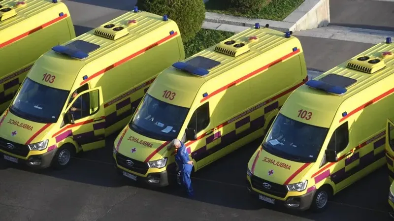 Полицейлер жол қозғалысына қатысушыларды жедел жәрдем көліктеріне жол беруді үйретуде