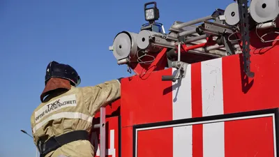 Ақтөбеде ЖШС аумағында жүк көліктері өртенді, сурет - Zakon.kz жаңалық 27.07.2025 13:50