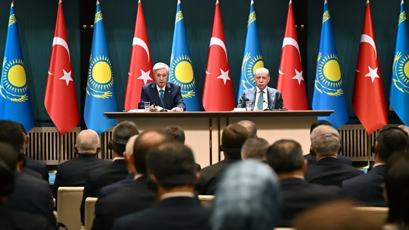 Тоқаев пен Ердоған БАҚ өкілдері үшін брифинг өткізді