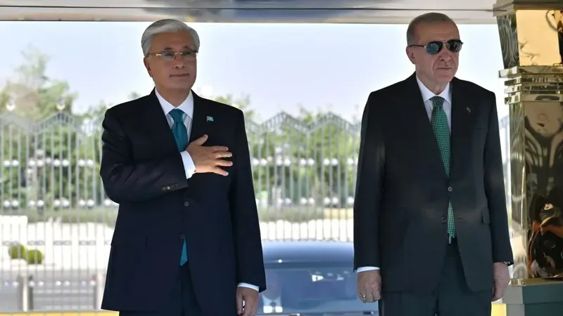 Мемлекет басшысын Анкарадағы Президент сарайында салтанатты қарсы алу рәсімі өтті