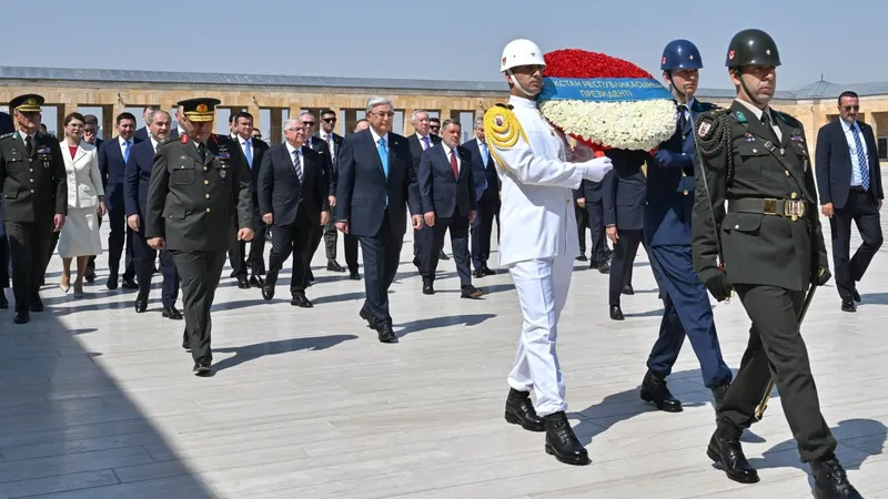 Қасым-Жомарт Тоқаев Мұстафа Кемал Ататүрік кесенесіне зиярат етті