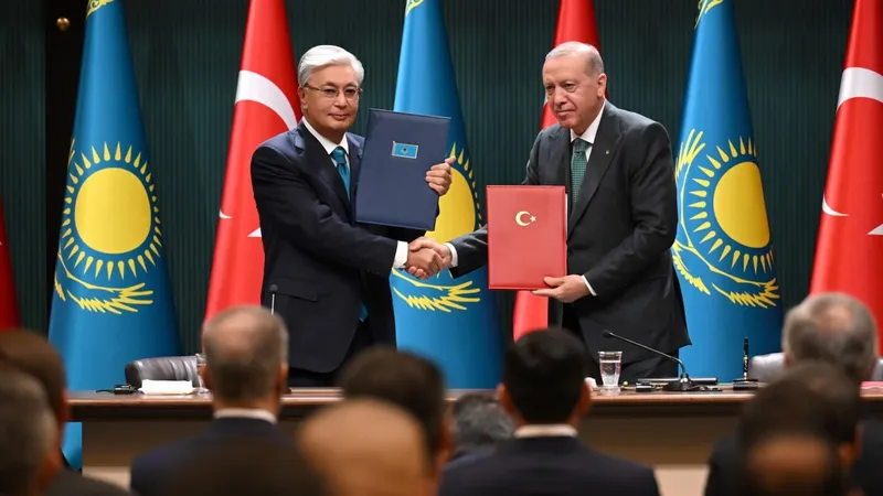 Мемлекет басшысының Түркияға сапары аясында қанша және қандай құжаттарға қол қойылды