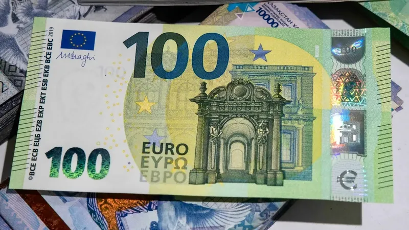 Демалыс күндеріне арналған валюта бағамы: 2 және 3 тамыз