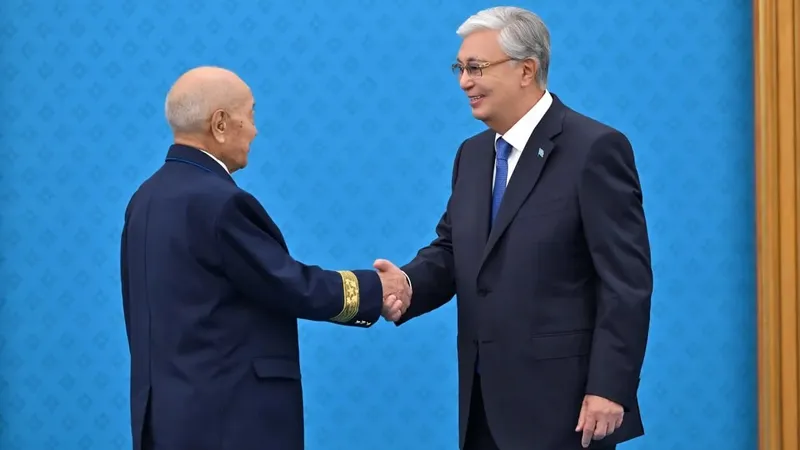 Қазақстанда тұңғыш рет көлік қызметкері жоғары марапатқа ие болды