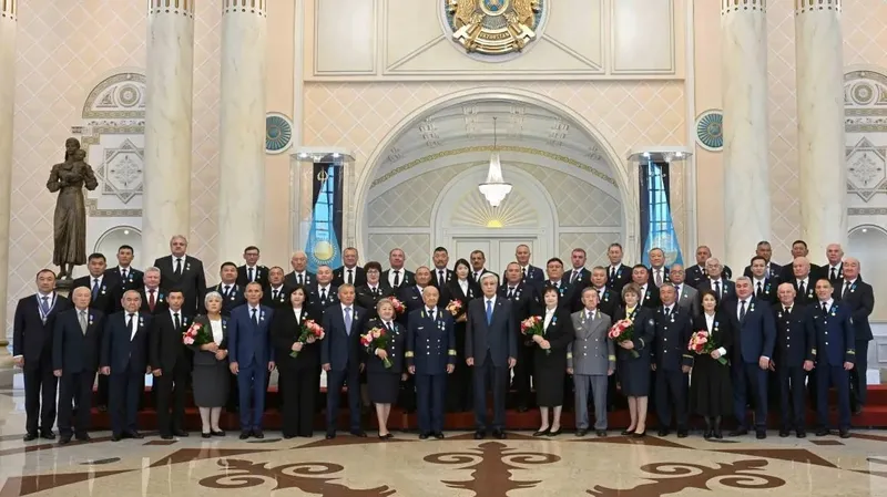 Президент еліміздің көлік саласын дамытуға қосқан үлесі үшін бір топ азаматқа мемлекеттік награда берді