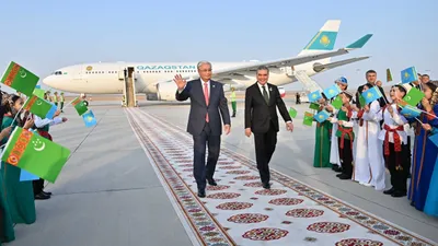 Тоқаев, Түркіменстан, әуежай, ресми сапар, сурет - Zakon.kz жаңалық 04.08.2025 21:04