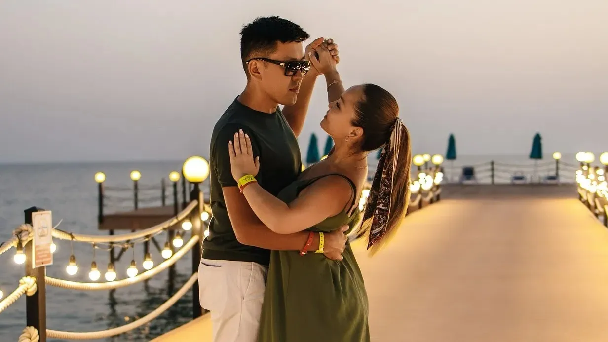 Әзірбайжандар мен орыс әйелдерінің арасындағы дөрекі жыныстық қатынасты қараңыз.