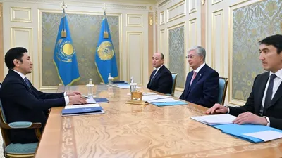 8 тамызда Мемлекет басшысы Қасым-Жомарт Тоқаев Қазақстан инвесторлар қауымдастығының төрағасы Болат Ақшолақовты қабылдады, деп хабарлайды Zakon.kz., сурет - Zakon.kz жаңалық 08.08.2025 15:48