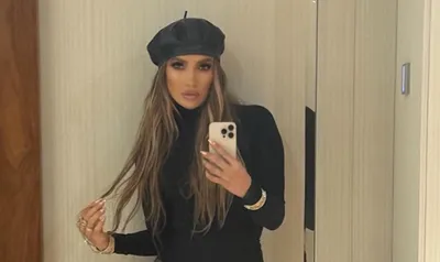 "Қолында қазақтың ұлттық білезігі бар!" Дженнифер Лопестің әшекейі қызу талқыланып жатыр, сурет - Zakon.kz жаңалық 12.08.2025 19:54