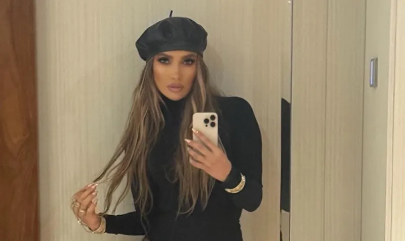 "Қолында қазақтың ұлттық білезігі бар!" Дженнифер Лопестің әшекейі қызу талқыланып жатыр