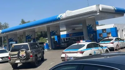 Алматыда полиция "Кар Сити" автоорталығына аумағында бақылауды күшейтті, сурет - Zakon.kz жаңалық 13.08.2025 11:27