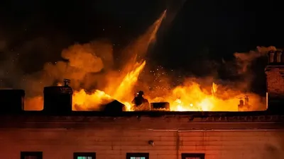 Өрт, Алматы, Жетісу ауданы, төрт қабатты ғимарат, шатыр, сурет - Zakon.kz жаңалық 14.08.2025 18:42