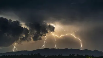 Найзағай, 15 тамыз, ауа райы болжамы, дауылды ескерту, Қазақстан, сурет - Zakon.kz жаңалық 14.08.2025 22:40