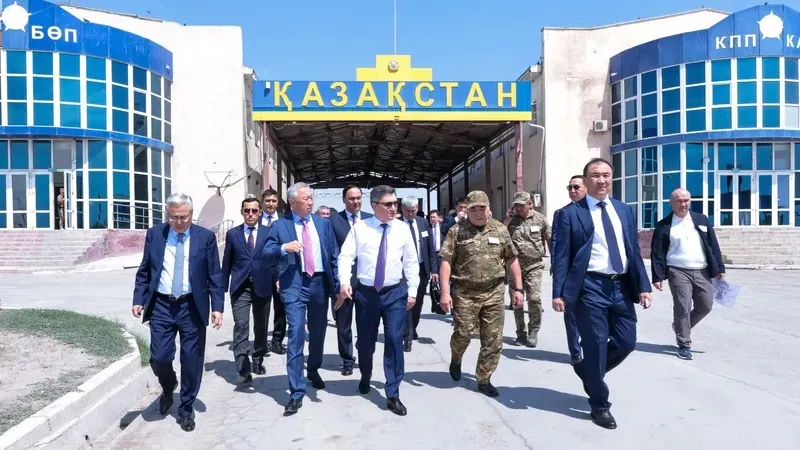 Лесбиянка түзу әйелді еліктіреді Сандра Ромижннің ВКонтакте желісіндегі порнографиялық фильмдері