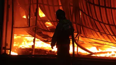 Қызылорда облысында екі қабатты сауда үйі өртенді, сурет - Zakon.kz жаңалық 17.08.2025 11:35