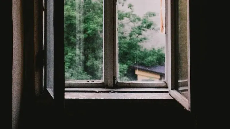 Степногорскіде анасы 7 айлық сәбиімен жетінші қабаттан құлап қаза тапты