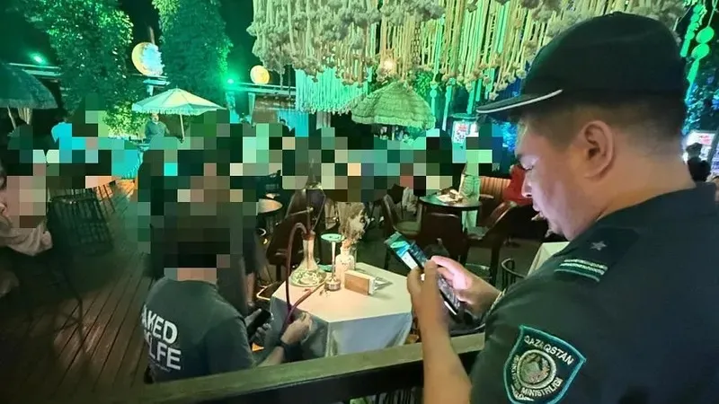 Алматылық полицейлер түнгі ойын-сауық мекемелеріне рейд жүргізді