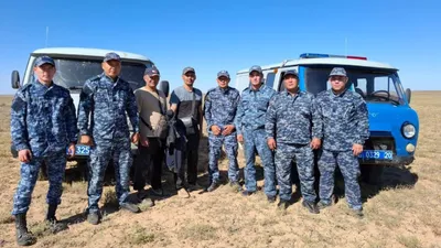 Ұлытау облысында полиция адасып кеткен екі азаматты аман-есен тапты, сурет - Zakon.kz жаңалық 21.08.2025 21:13