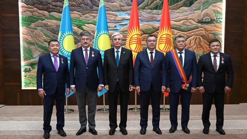 Тоқаев Қырғызстанның бірқатар мемлекет және қоғам қайраткерін марапаттады