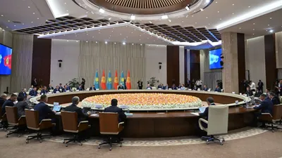  Тоқаев пен Жапаров Қазақстан мен Қырғызстан Жоғары мемлекетаралық кеңесінің отырысына қатысты, сурет - Zakon.kz жаңалық 22.08.2025 12:53