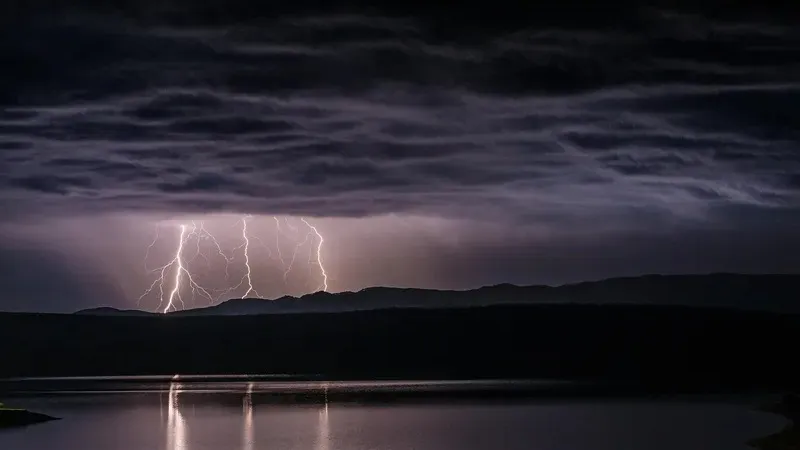 Сенбіде еліміздің басым бөлігінде дауылды ескерту жарияланды