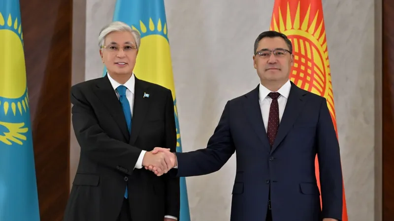 Қасым-Жомарт Тоқаев пен Садыр Жапаров келіссөз жүргізді