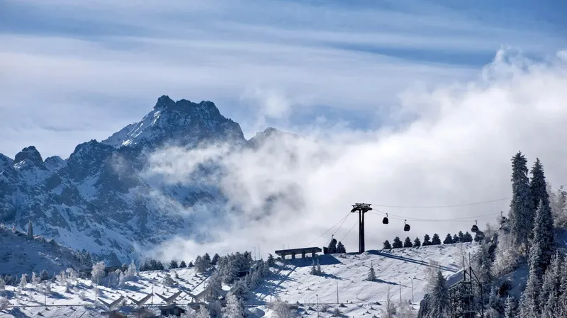 Қырғызстанда жоғалған альпинист әйел қаза болды деген болжам айтылды