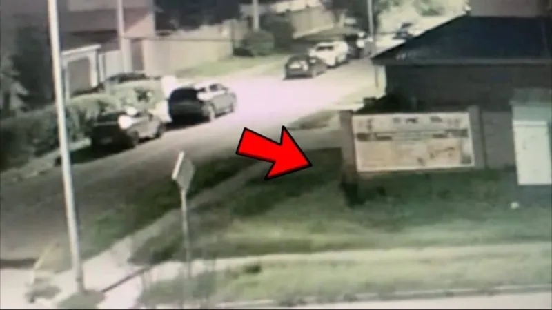 Астанада күдікті ер адамның телефонын тартып алып, өзін итеріп жіберген