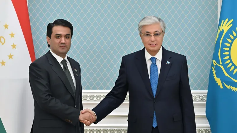 Мемлекет басшысы Рустами Эмомалиді қабылдады